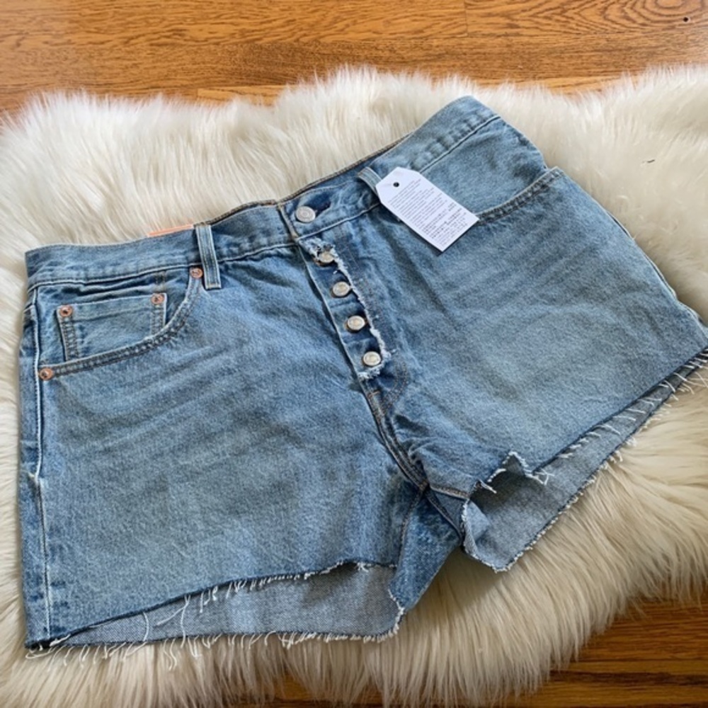 Levi’s 501 exposed button‎ fly cut off shorts 32